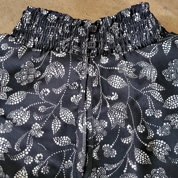 🌟 NWT MELLODAY Black/White Floral Blouse MockNeck Big Shoulders PuffSleeve Sz L - Picture 5 of 11